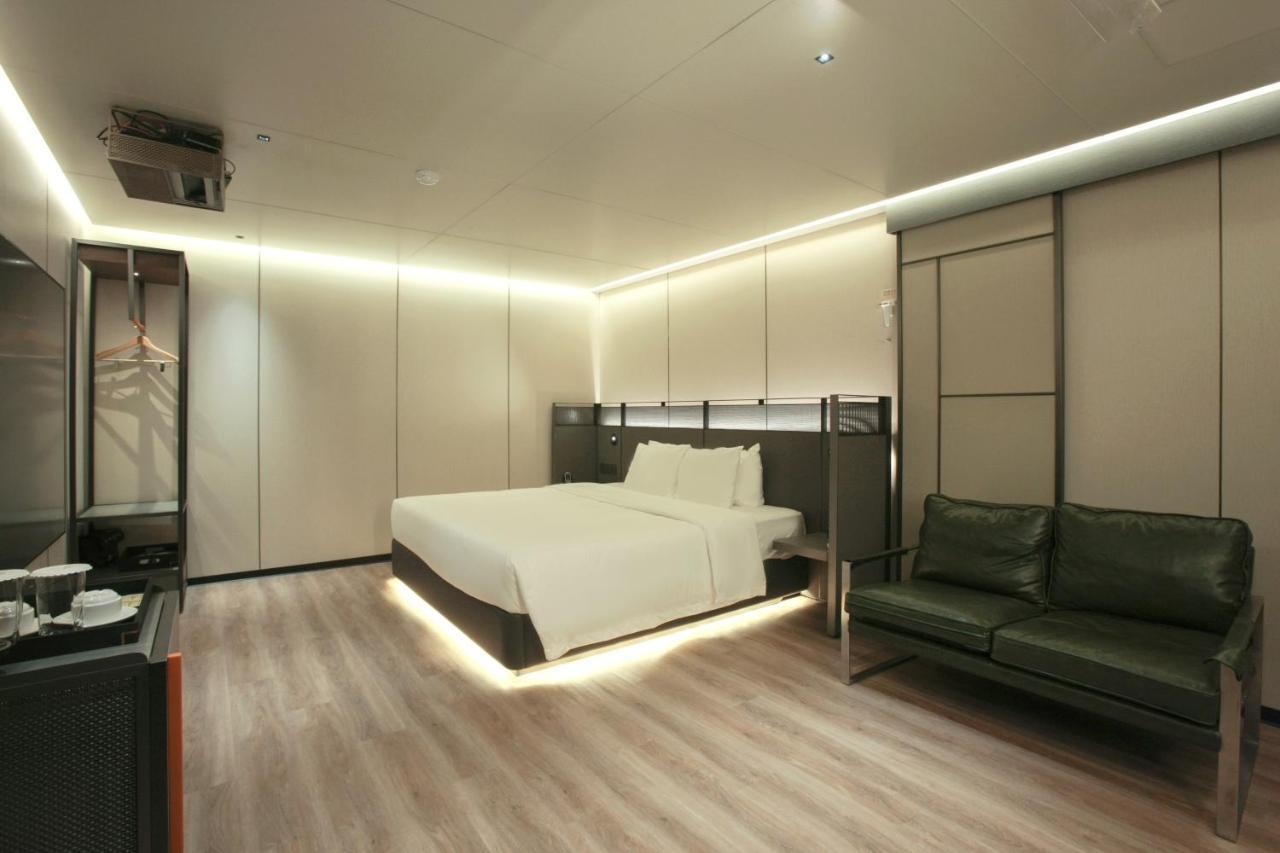 L&L City Hotel Jeju Buitenkant foto
